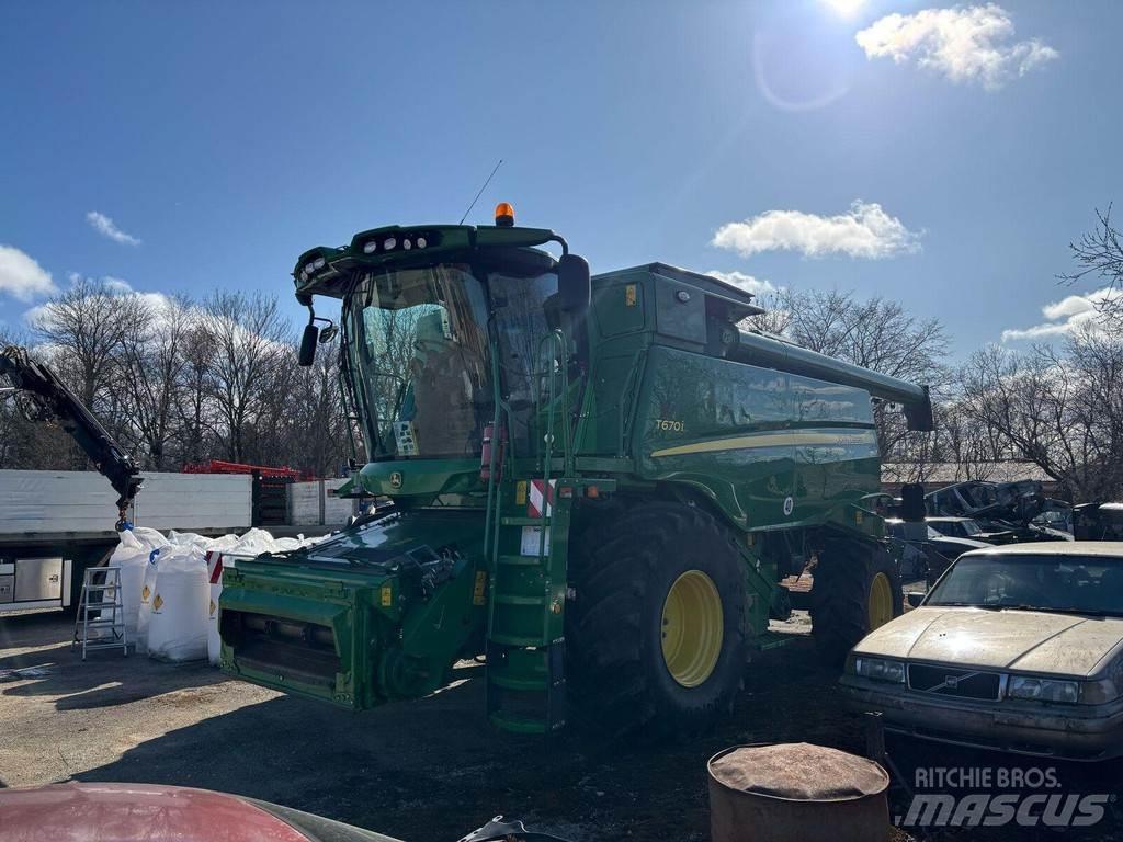 John Deere T670 Derliaus nuėmimo kombainai