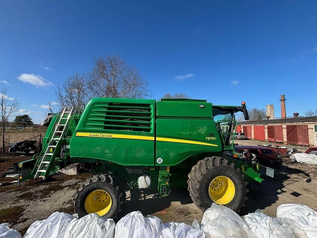 John Deere T670 Derliaus nuėmimo kombainai