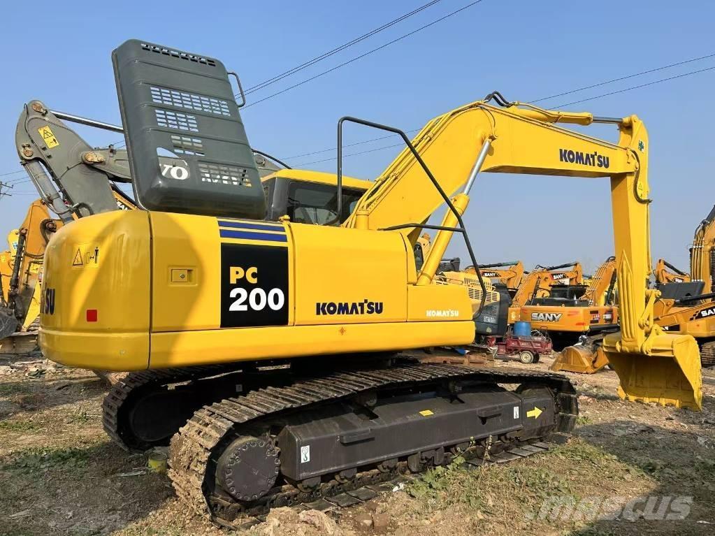 Komatsu PC 200 Vikšriniai ekskavatoriai
