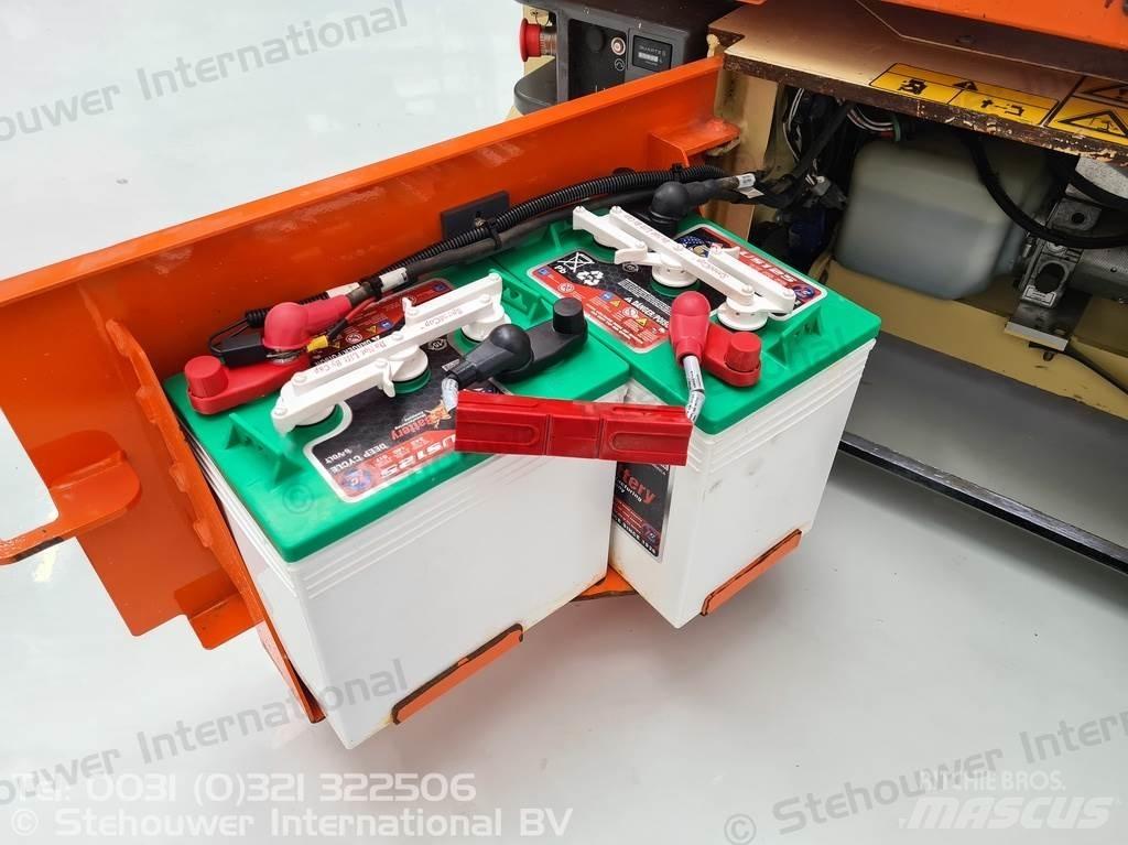 JLG 1230ES Kiti keltuvai ir platformos