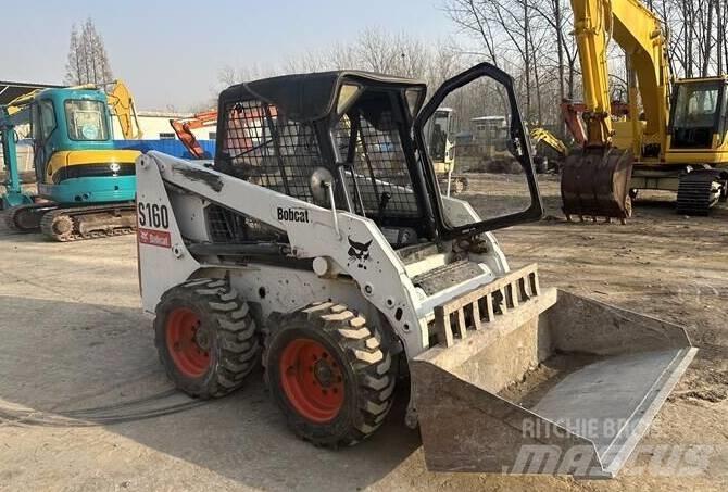 Bobcat S160 Krautuvai su šoniniu pasukimu