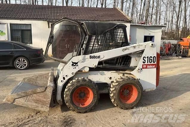 Bobcat S160 Krautuvai su šoniniu pasukimu