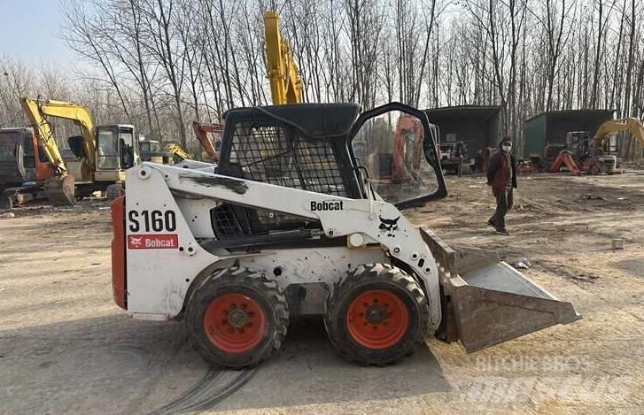 Bobcat S160 Krautuvai su šoniniu pasukimu