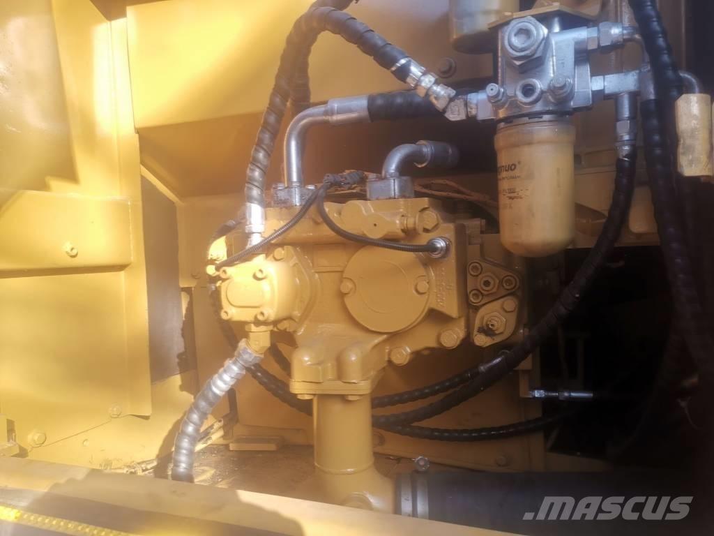 CAT 320 D Vikšriniai ekskavatoriai