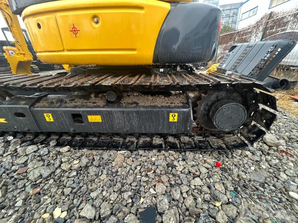Komatsu PC 35 Vikšriniai ekskavatoriai