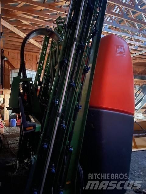 Amazone UF 2002 Įmontuoti purkštuvai
