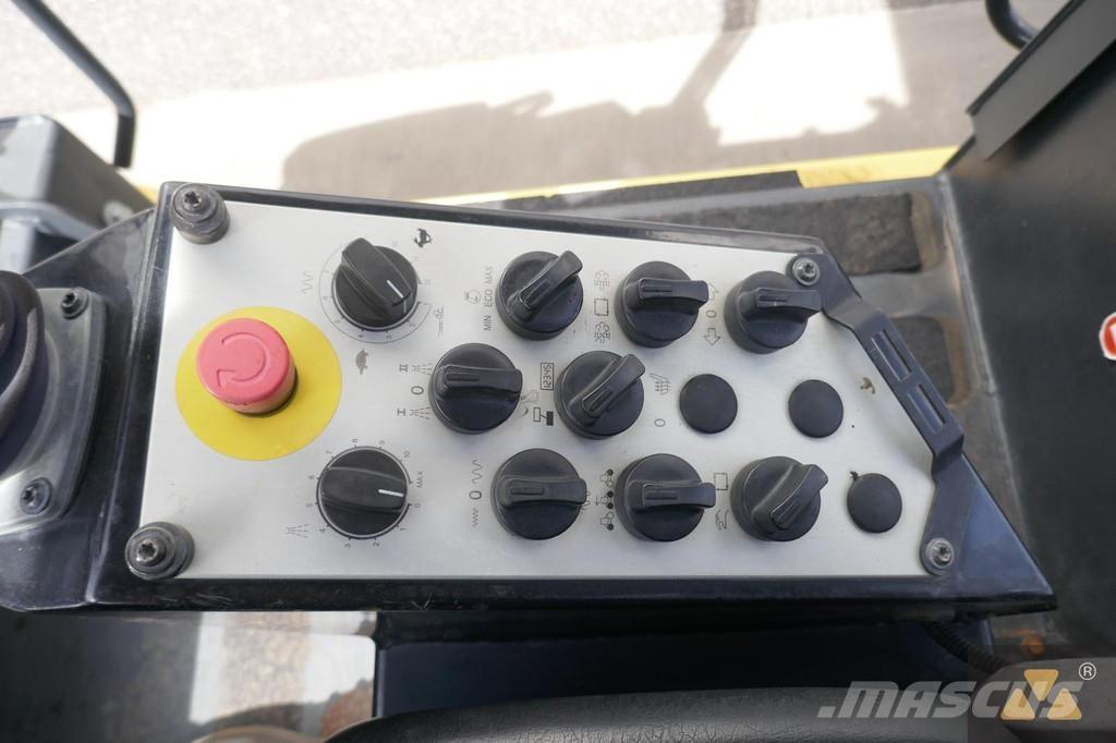 Bomag BW190AD-5 Porinių būgnų volai