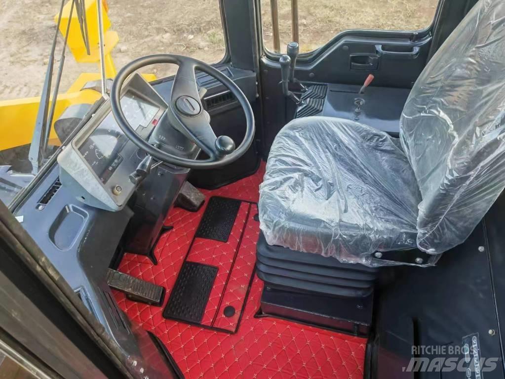 Komatsu WA 470-3 Naudoti ratiniai krautuvai