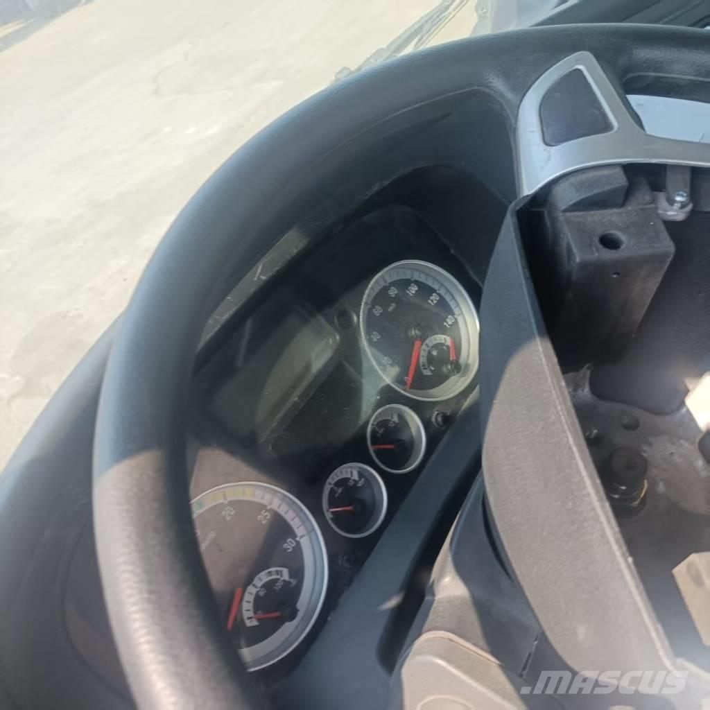 Howo 371 6x4 Naudoti vilkikai