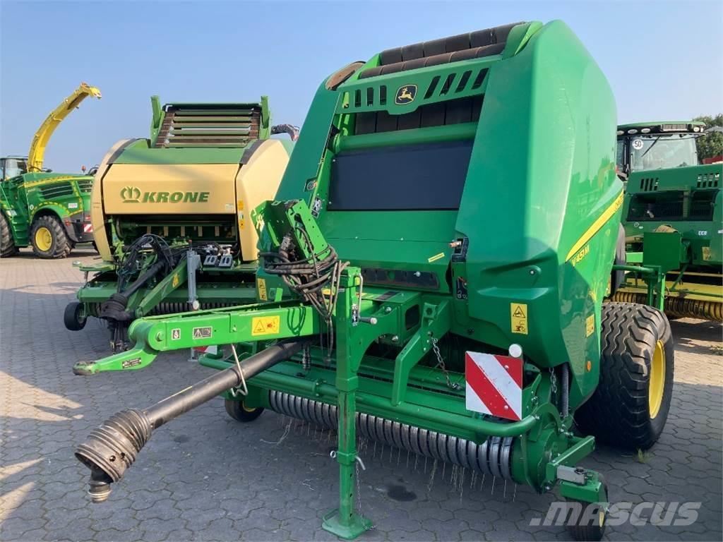 John Deere V451M Ritinių presai