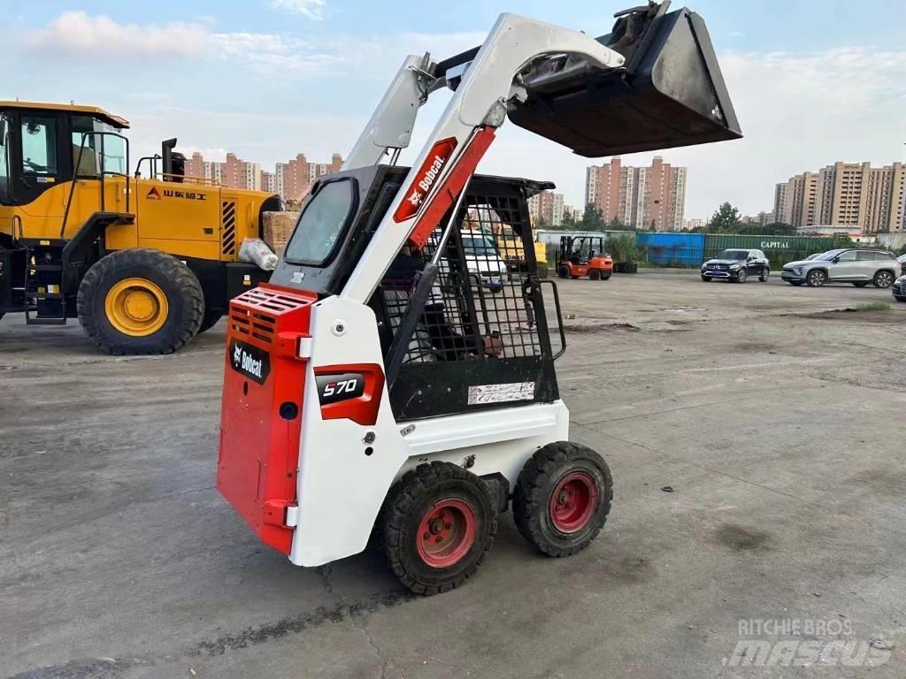 Bobcat S 70 Krautuvai su šoniniu pasukimu