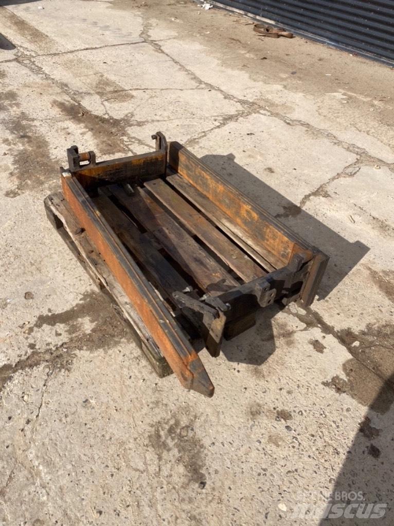 Elm 2500kg Kiti naudoti statybos komponentai