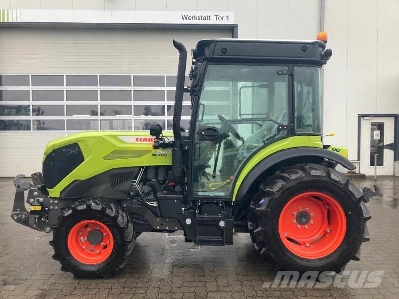 CLAAS NEXOS 240 S Traktoriai