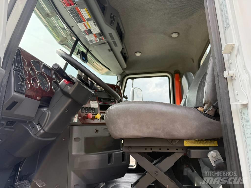 Mack CXU 613 Naudoti vilkikai