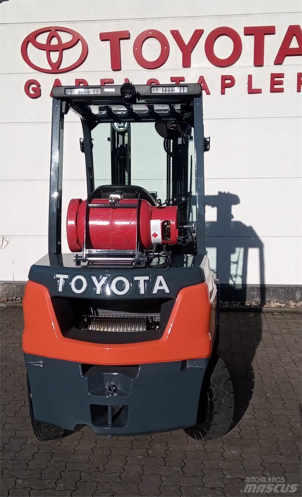 Toyota 02-8FGF30 LPG (dujiniai) krautuvai