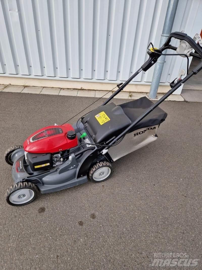 Honda HRX 476 VY Sodo traktoriukai-vejapjovės