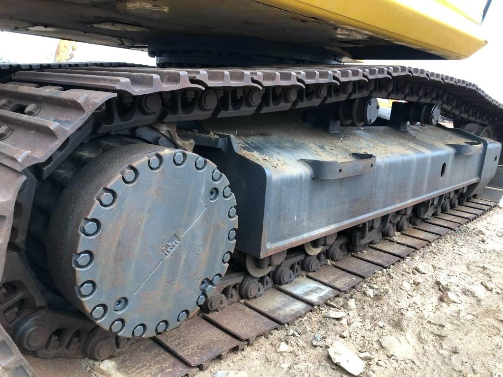 Komatsu 300 -7 Vikšriniai ekskavatoriai