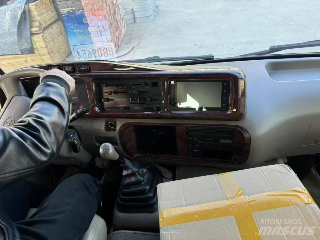 Toyota Coaster Tarpmiestiniai autobusai