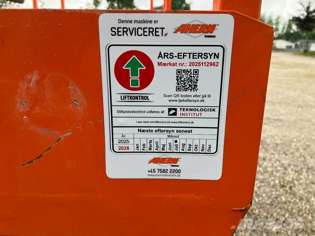 JLG 3246 ES Žirkliniai keltuvai