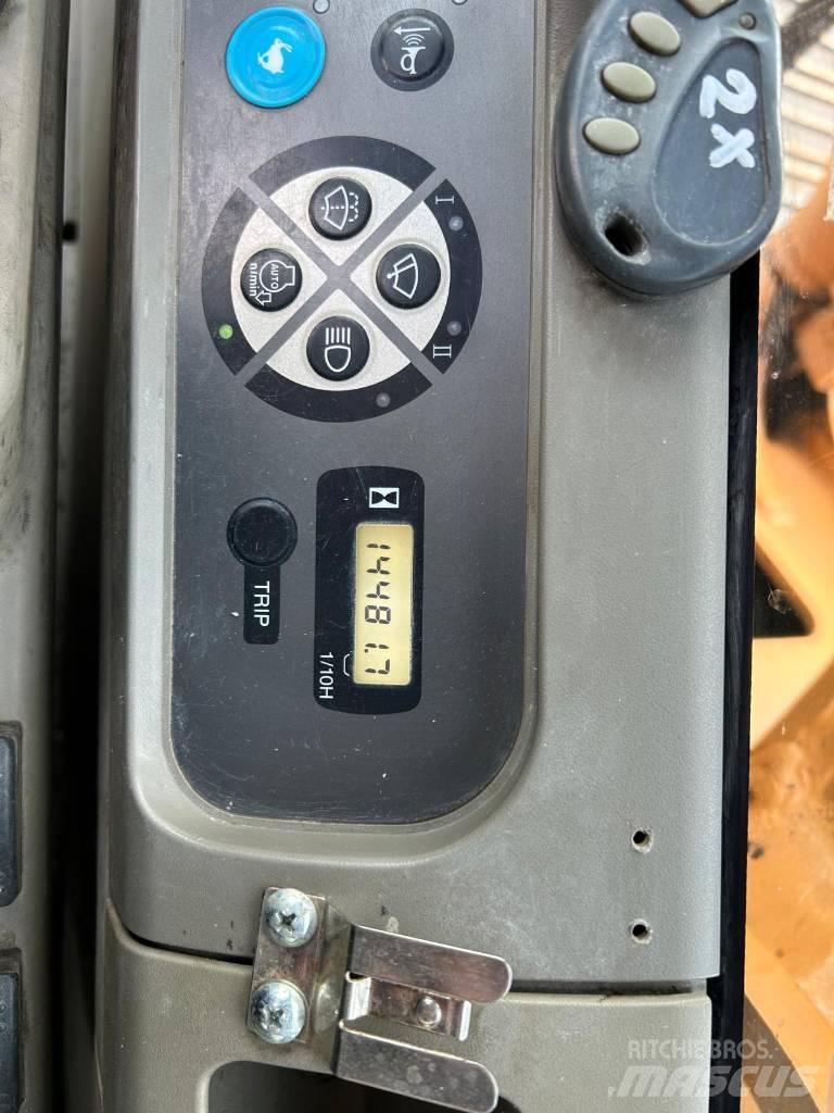 CASE CX 210 B LC Vikšriniai ekskavatoriai