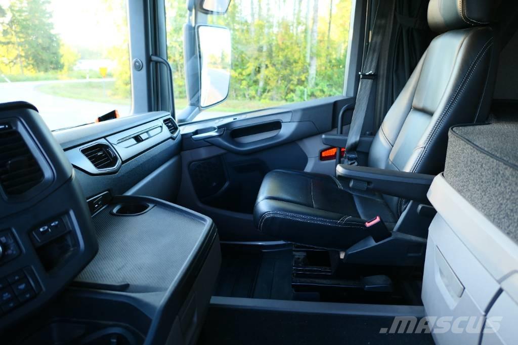 Scania R590B6x2nb Sunkvežimiai su keliamuoju kabliu