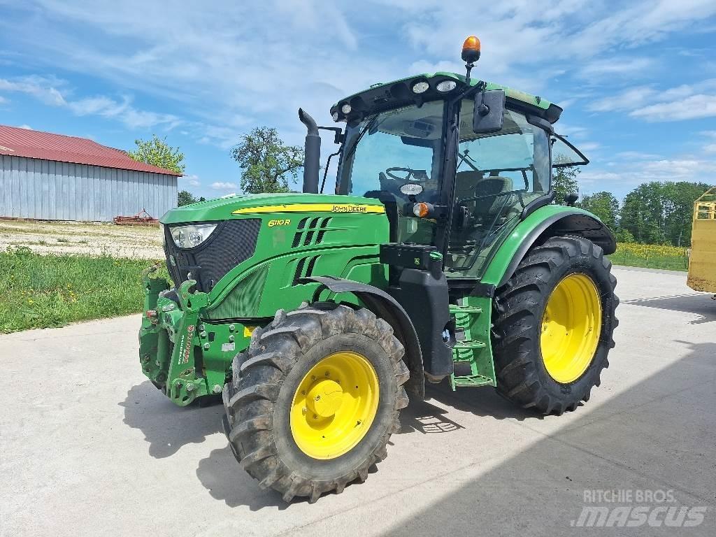John Deere 6110R Traktoriai