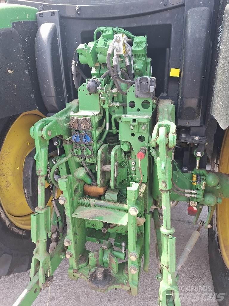 John Deere 6110R Traktoriai