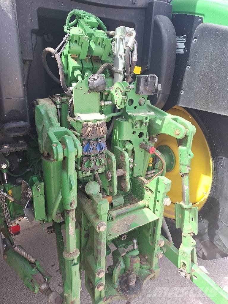 John Deere 6110R Traktoriai