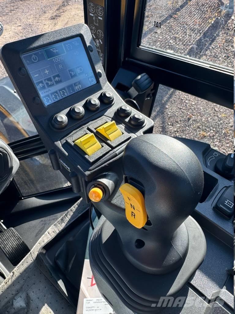 CAT 908 Naudoti ratiniai krautuvai