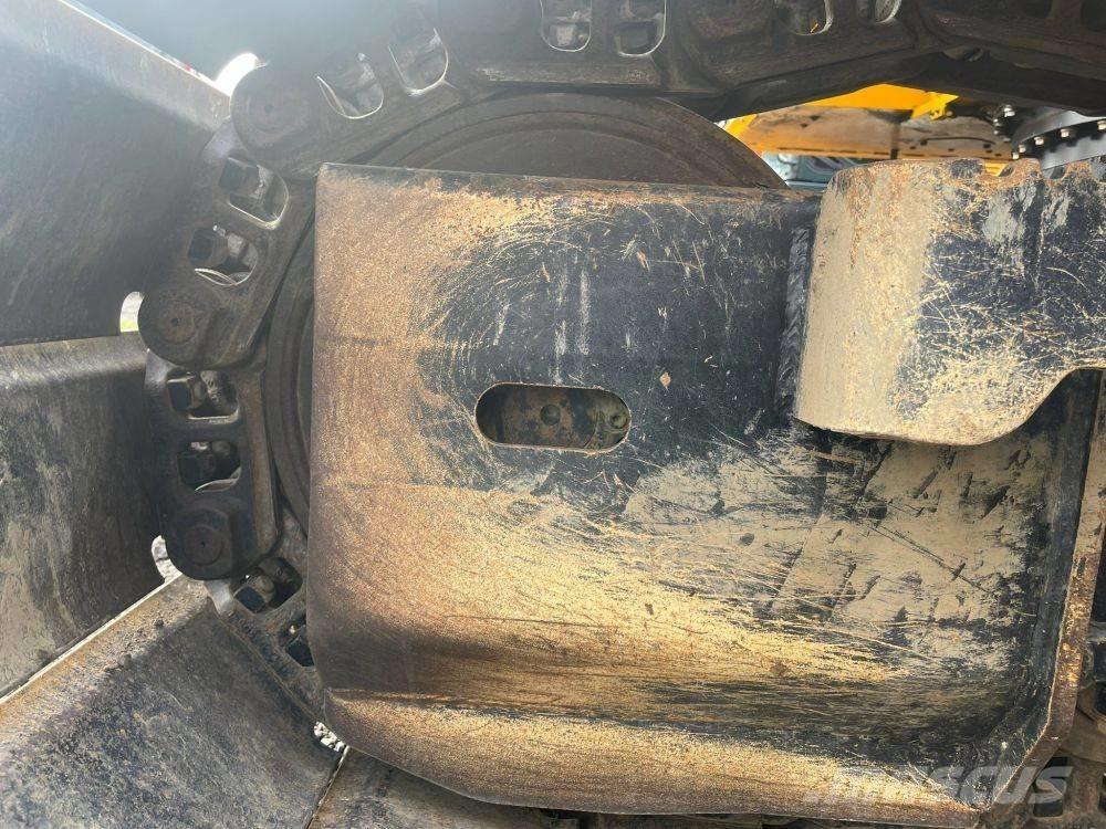 JCB 140 X LC Vikšriniai ekskavatoriai