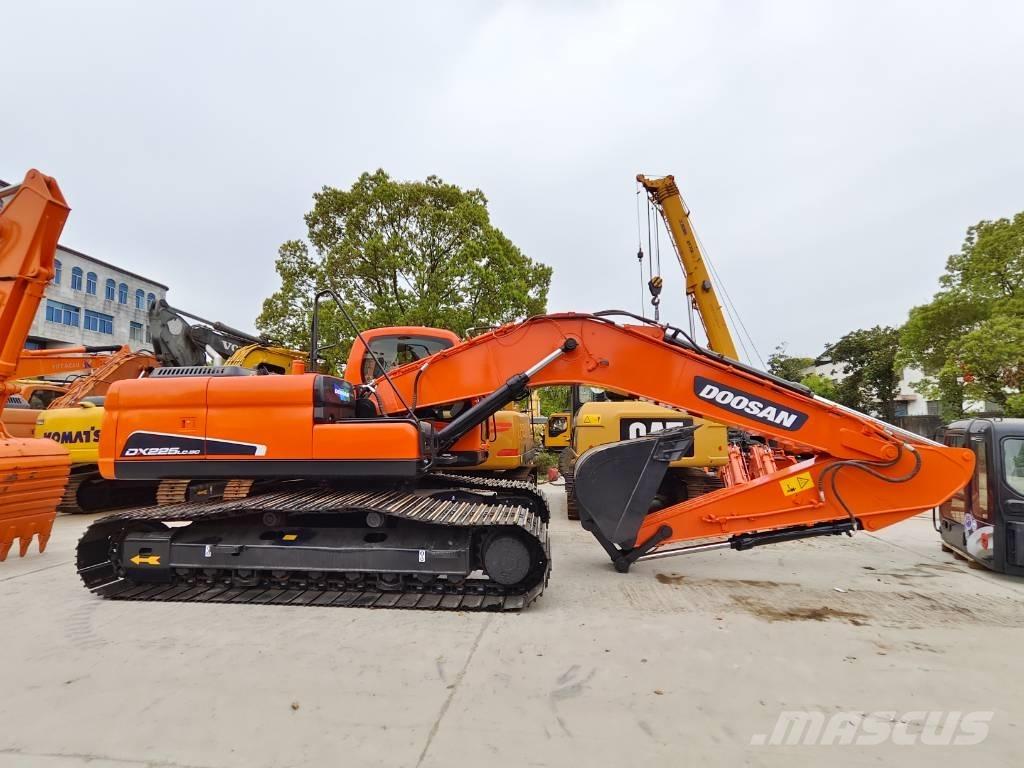 Doosan DX 225 LC Vikšriniai ekskavatoriai