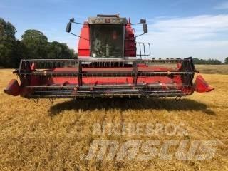 Massey Ferguson 36 Derliaus nuėmimo kombainai