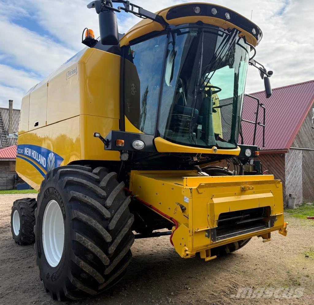New Holland TC 5.90 Derliaus nuėmimo kombainai