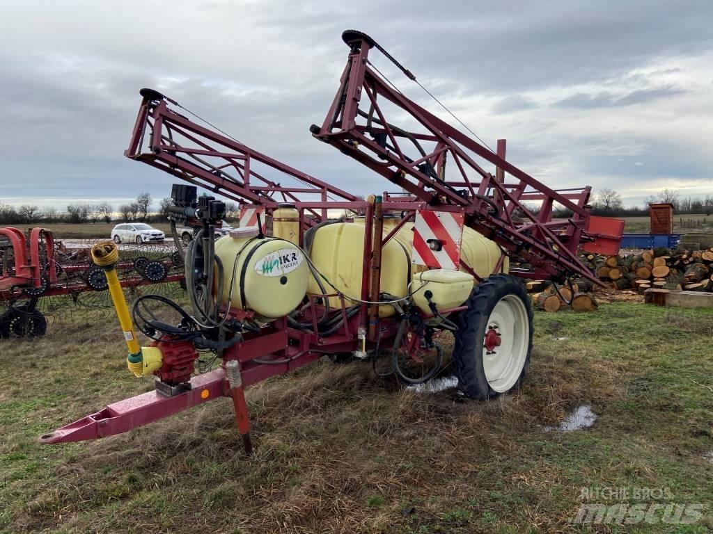 Hardi TR 2000 Prikabinami purkštuvai