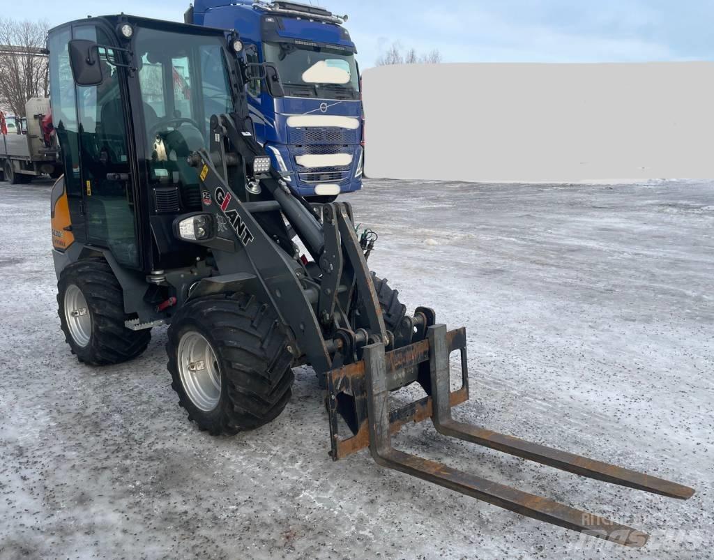 Gigant 2200 E Mini krautuvai