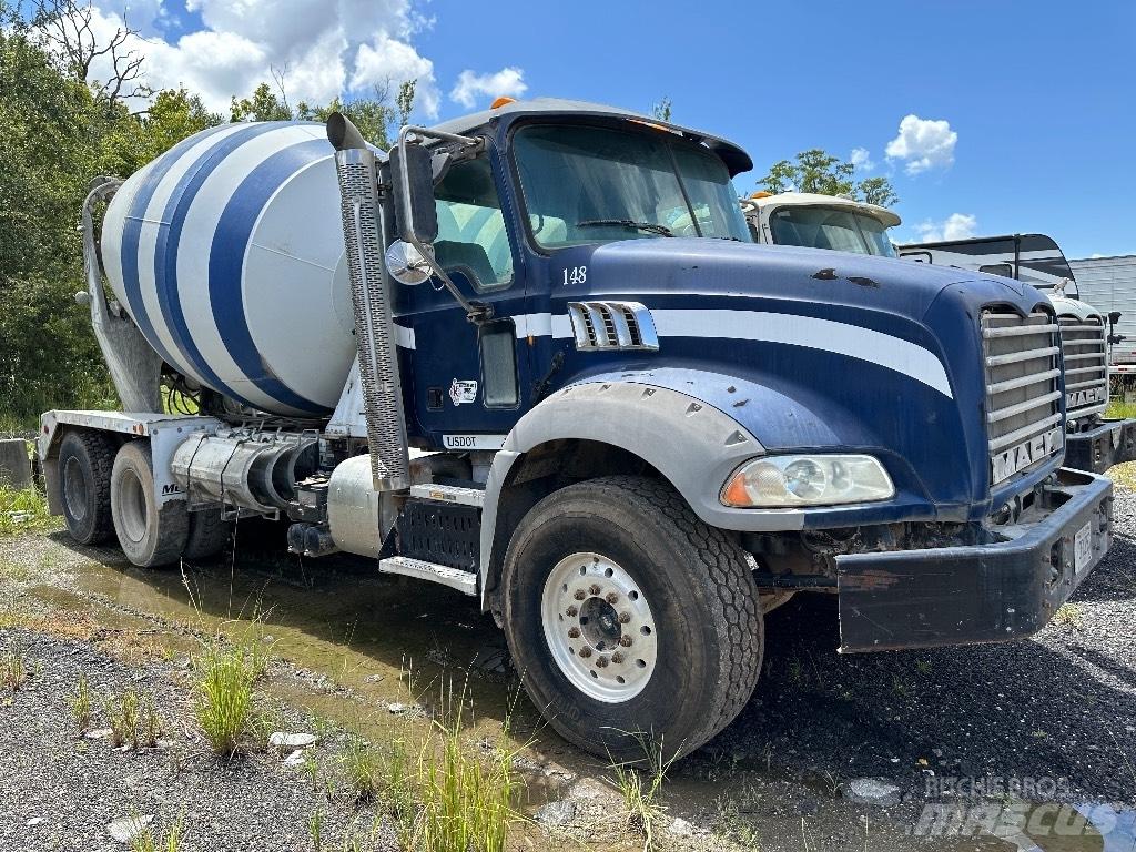 Mack GU 800 Kita