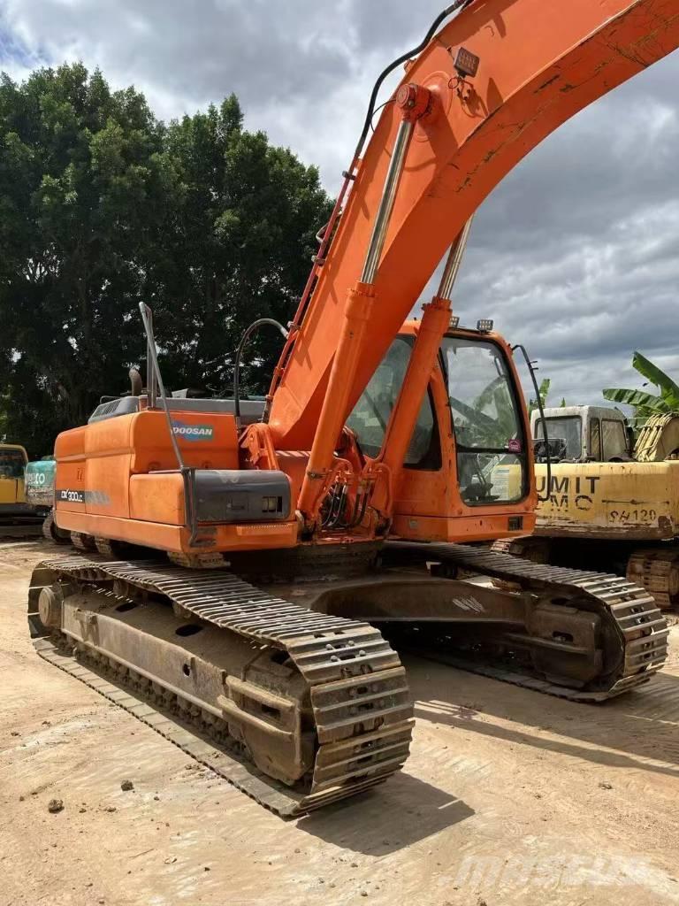 Doosan DX300LC Vikšriniai ekskavatoriai
