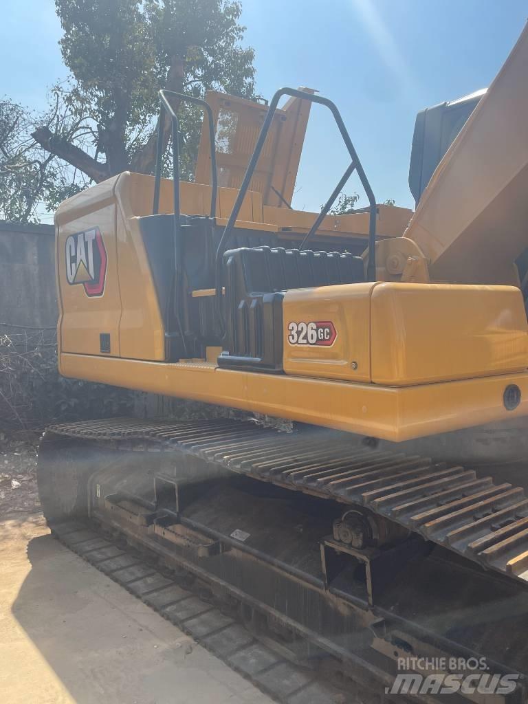 CAT 326 GC Vikšriniai ekskavatoriai