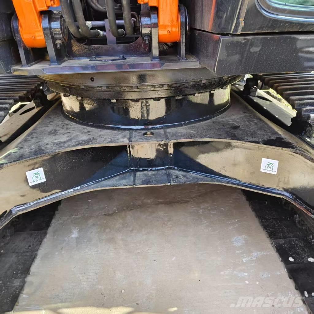 Hitachi ZX 130 LC Vikšriniai ekskavatoriai