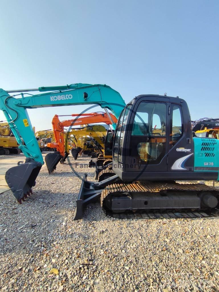 Kobelco SK 75 Vikšriniai ekskavatoriai