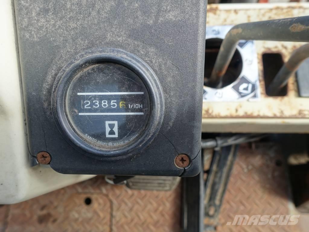 Nissan EH 02 A 20U Dyzeliniai krautuvai