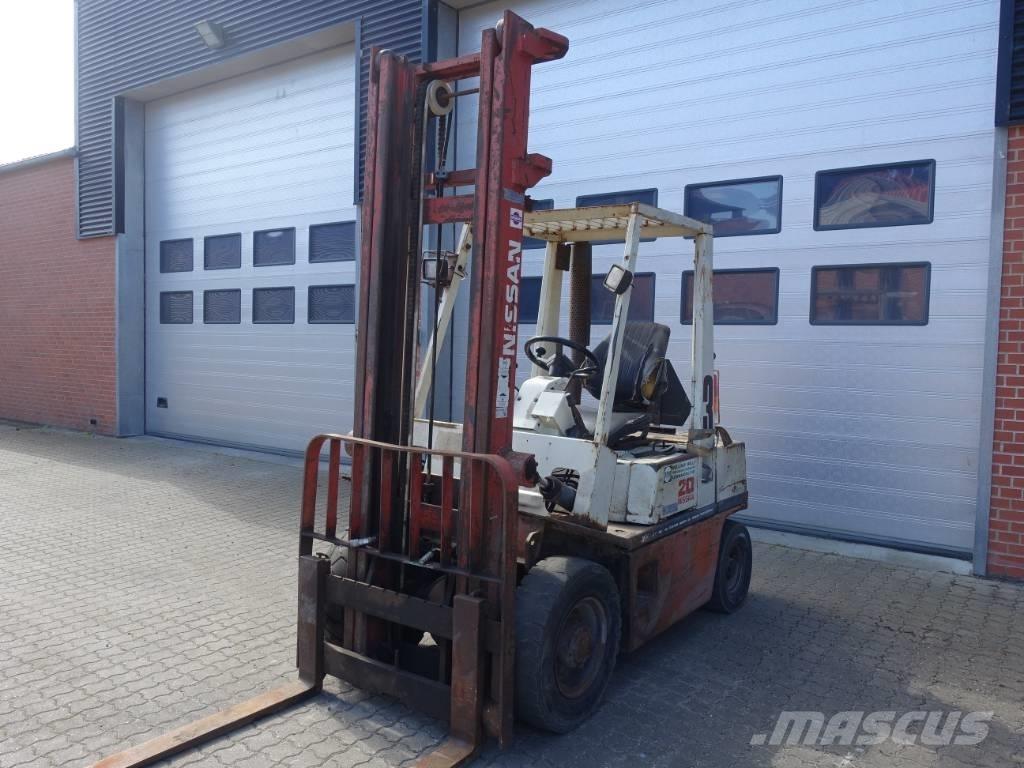 Nissan EH 02 A 20U Dyzeliniai krautuvai