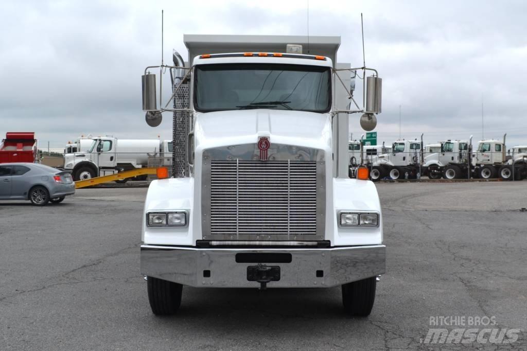 Kenworth T 800 Savivarčių priekabų vilkikai