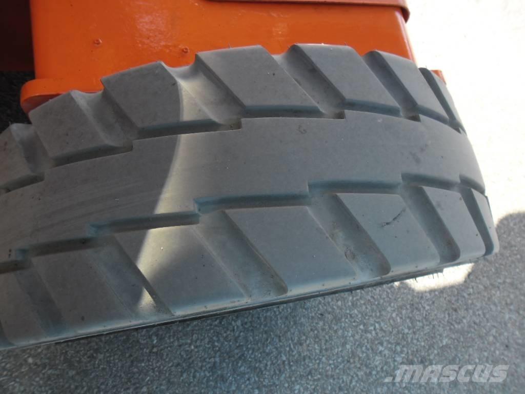 JLG E 450 AJ Alkūniniai keltuvai
