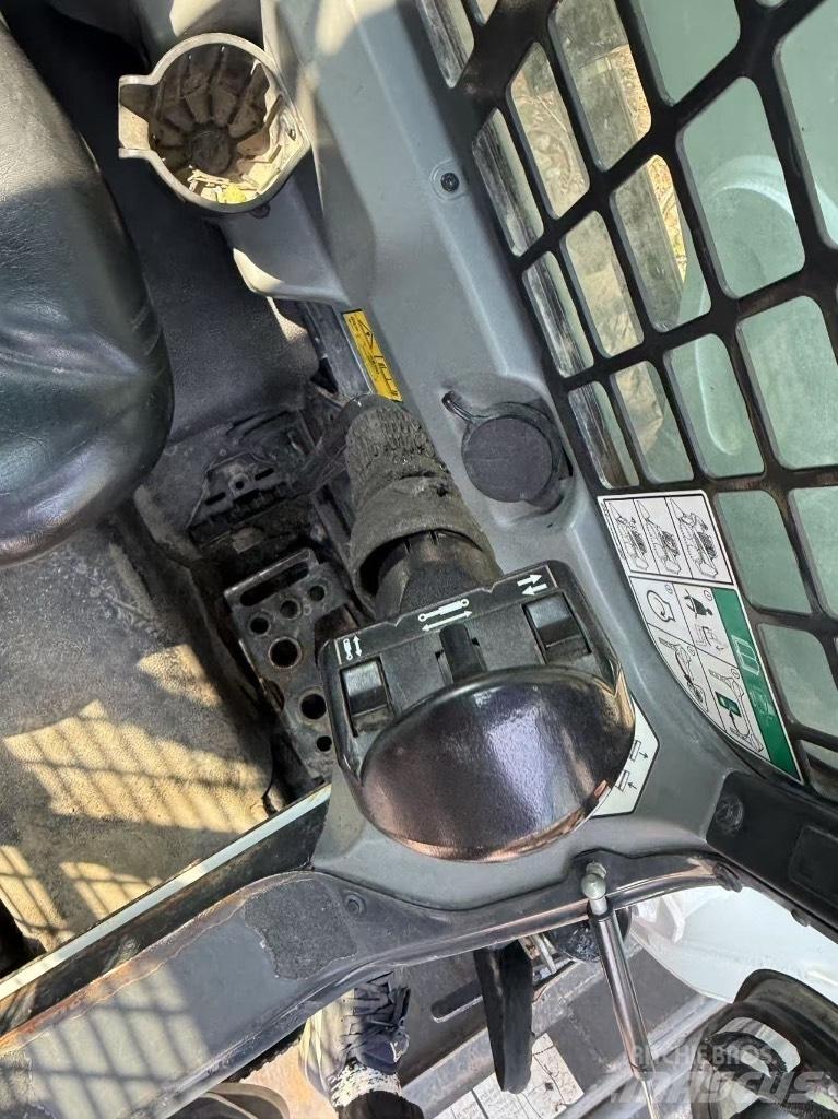 Bobcat S 550 Krautuvai su šoniniu pasukimu