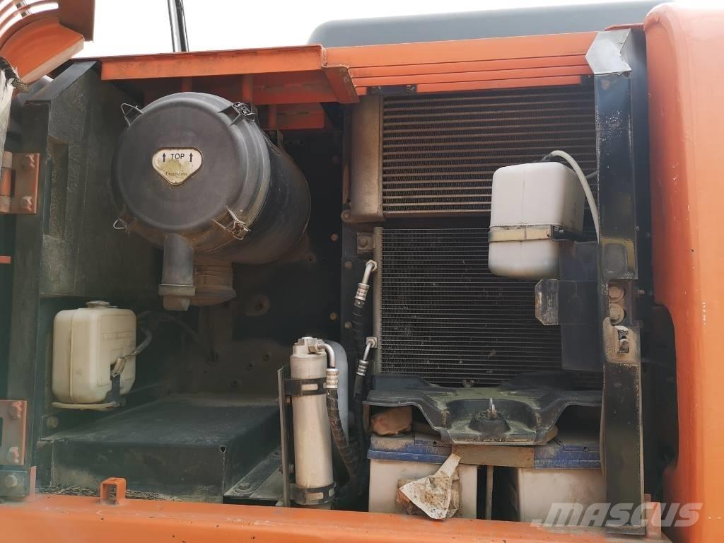 Hitachi ZX 130 W Ratiniai ekskavatoriai