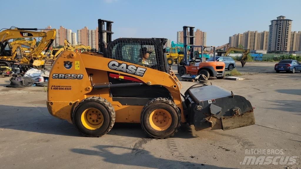 CASE SR 250 Krautuvai su šoniniu pasukimu