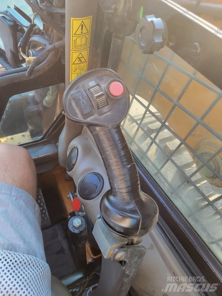 CASE SR 250 Krautuvai su šoniniu pasukimu