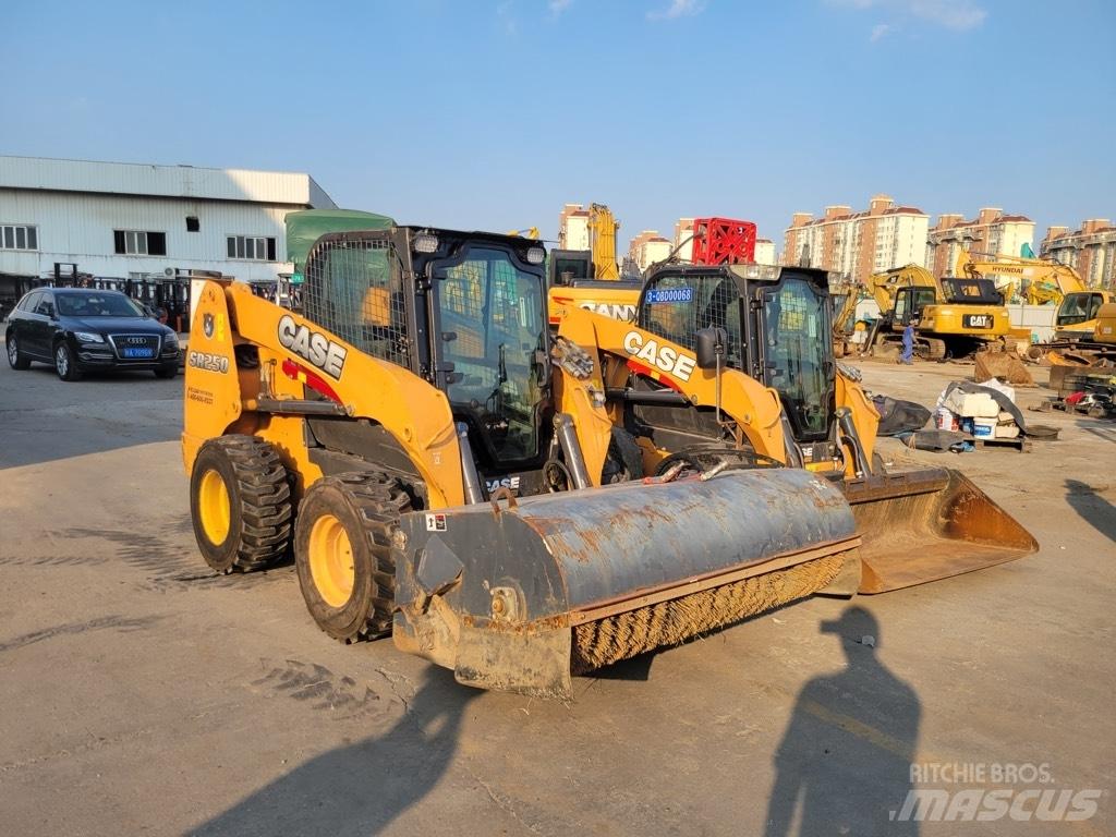 CASE SR 250 Krautuvai su šoniniu pasukimu