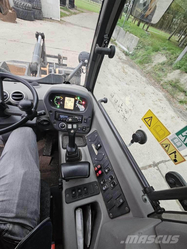 CASE 321F Naudoti ratiniai krautuvai